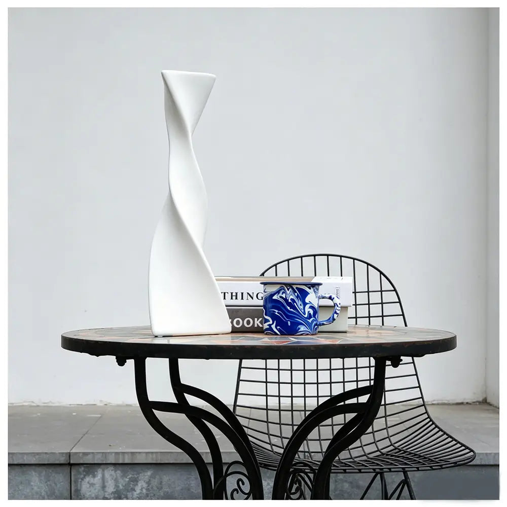 Creative Irregular Art Vase, Nordic Geometric White Ceramic Vase for Dried Flowers, Home Desktop Décor