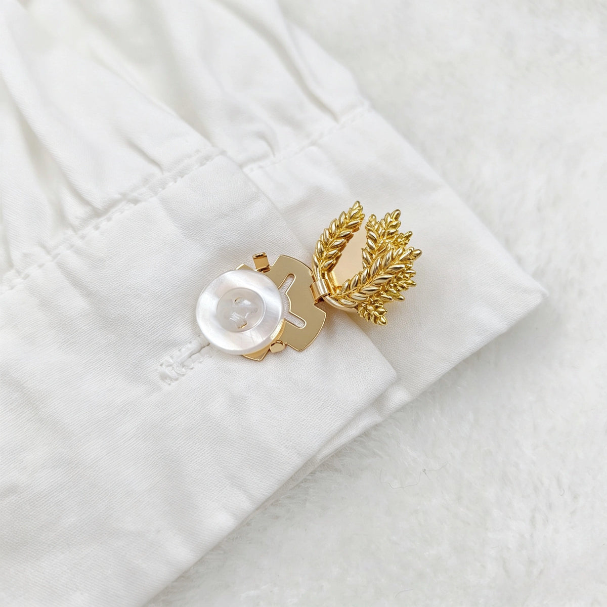 Vintage Gold Tone Sculpted Wheat Button Covers